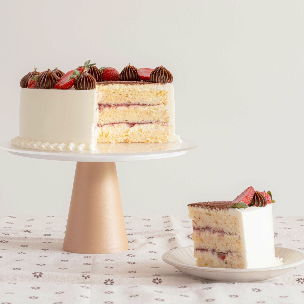 Strawberry Tiramisu Cake